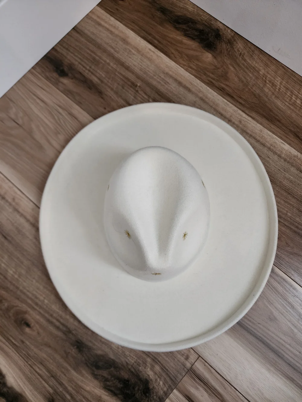 NWT Anna & Ava Ivory Cowboy Hat Gold Starburst Western Wide Brim S/M
